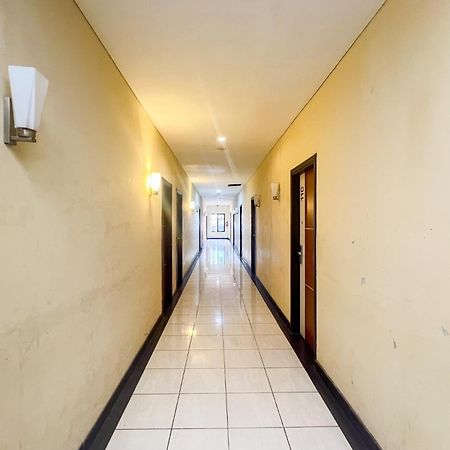 Urbanview Trisula Hotel Makassar Eksteriør billede