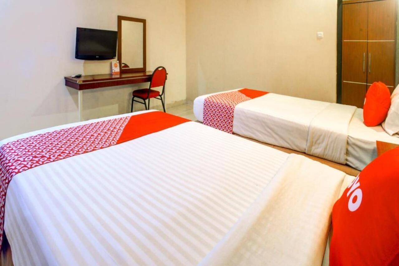 Urbanview Trisula Hotel Makassar Eksteriør billede