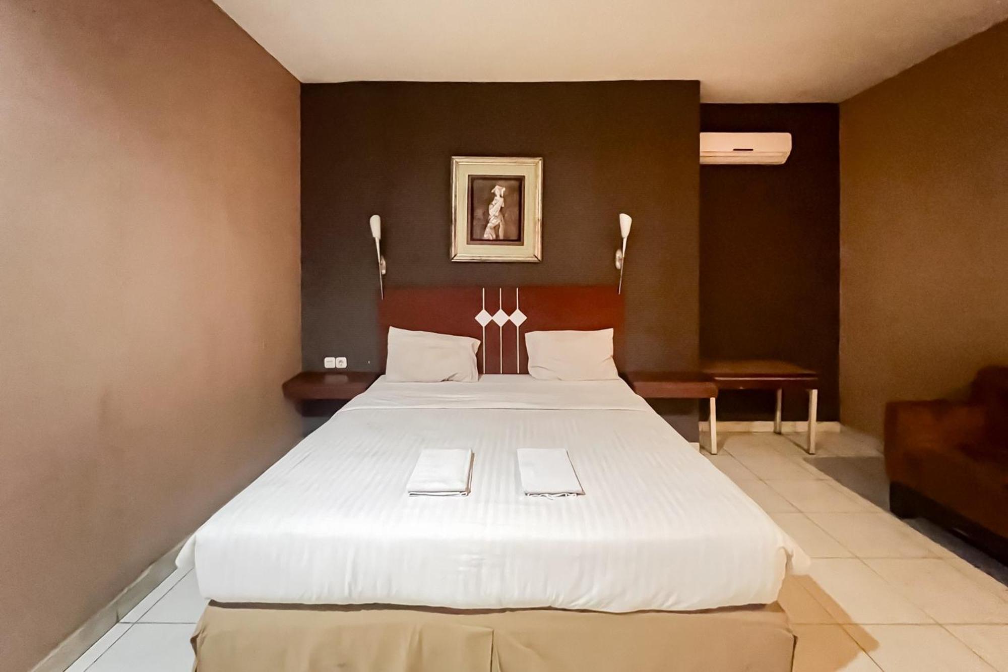 Urbanview Trisula Hotel Makassar Eksteriør billede