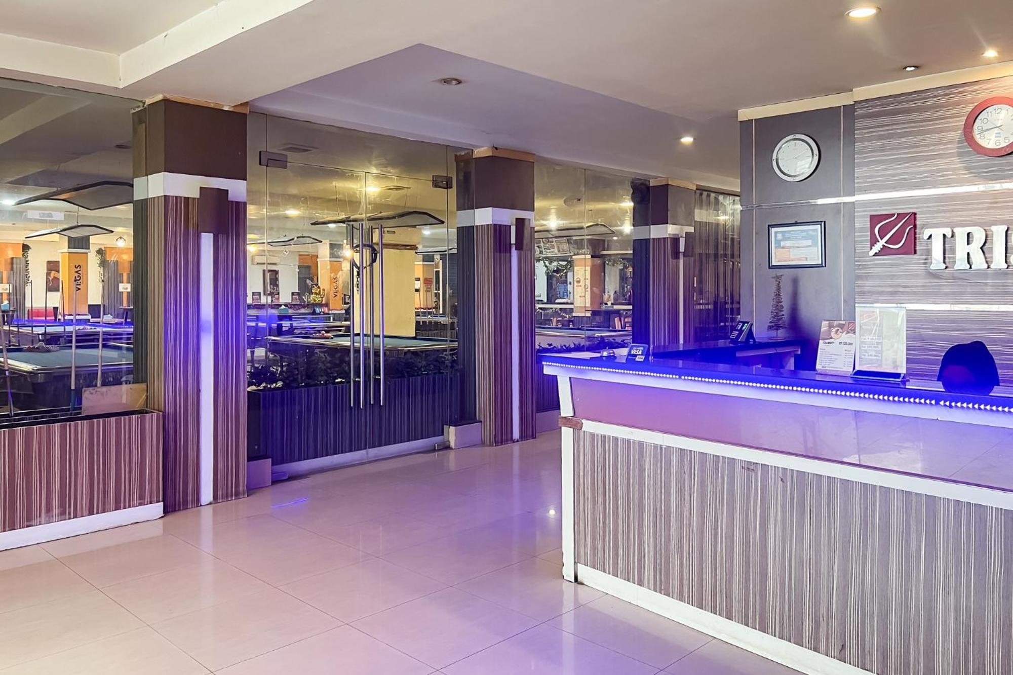 Urbanview Trisula Hotel Makassar Eksteriør billede