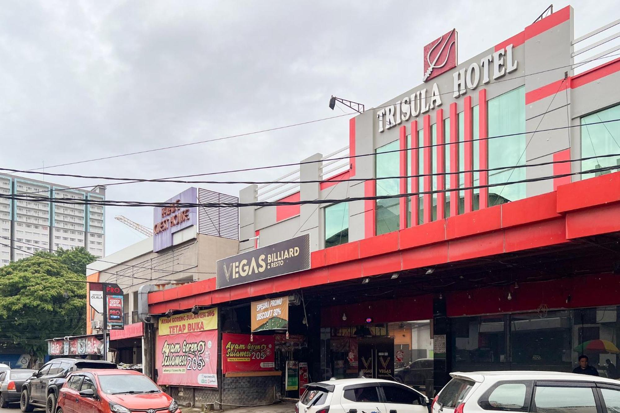 Urbanview Trisula Hotel Makassar Eksteriør billede