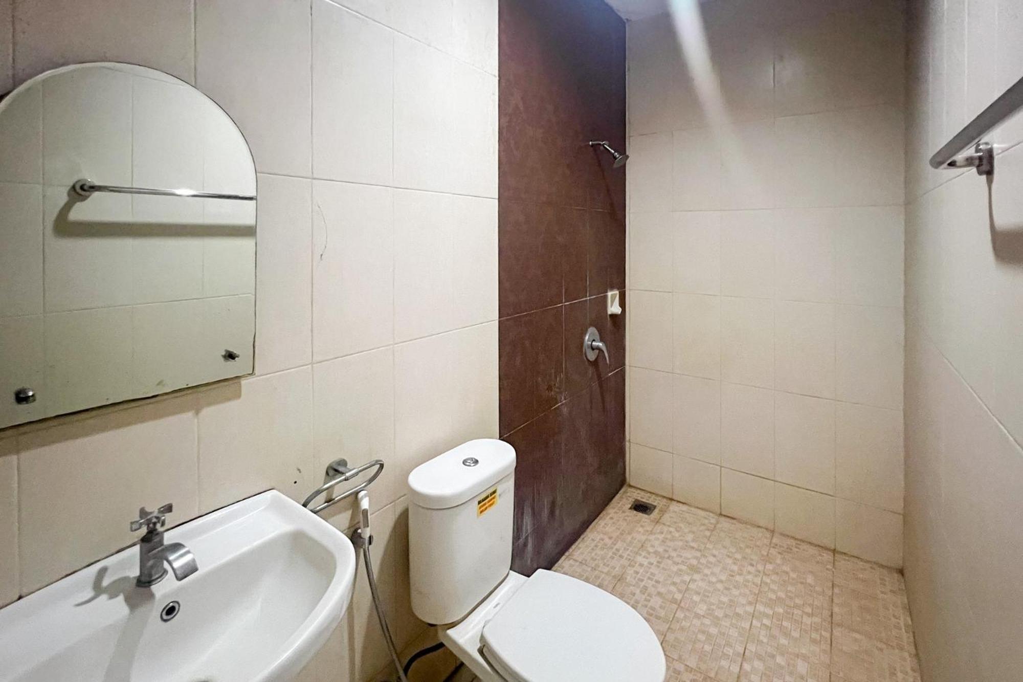 Urbanview Trisula Hotel Makassar Eksteriør billede