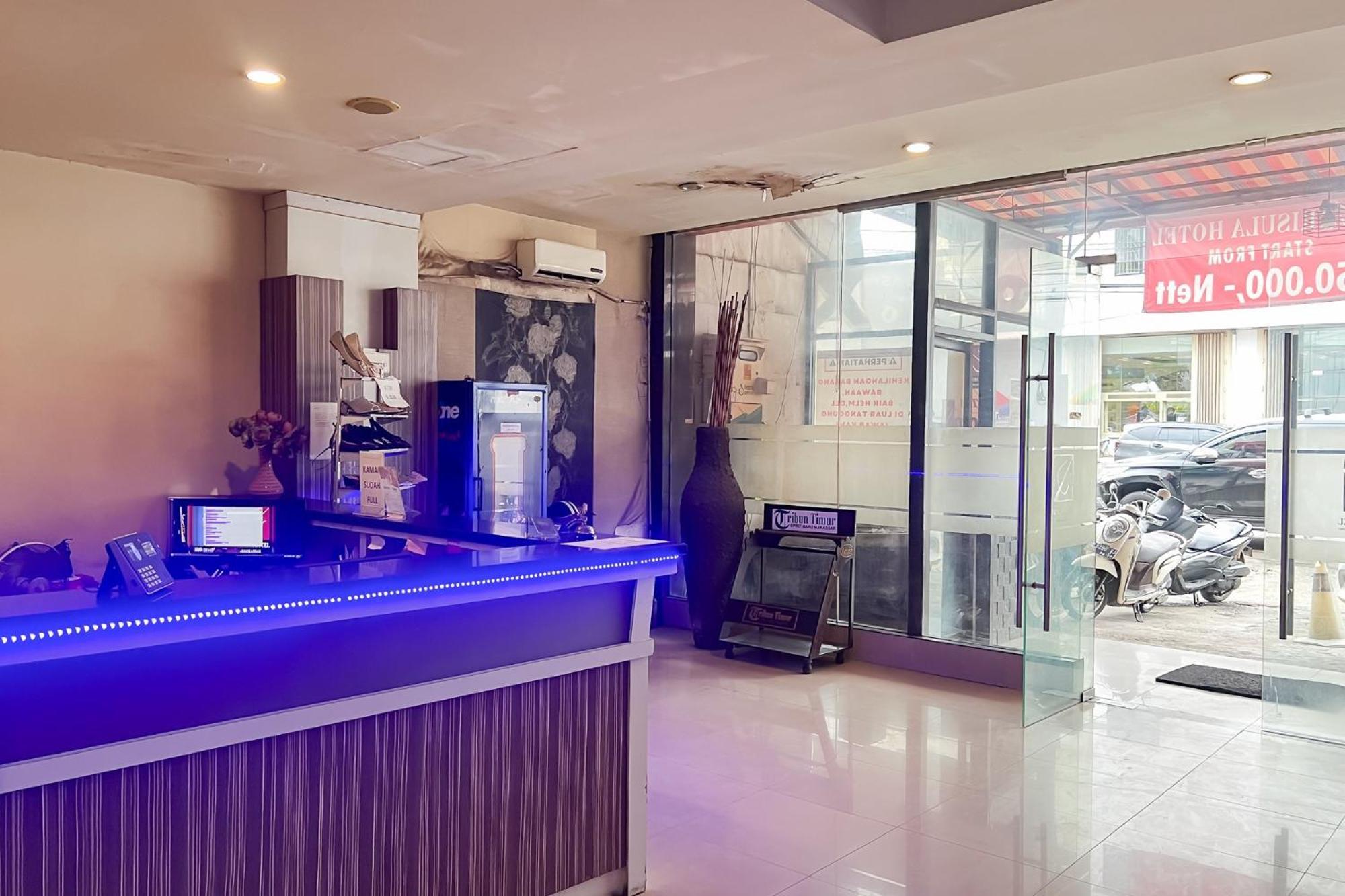 Urbanview Trisula Hotel Makassar Eksteriør billede