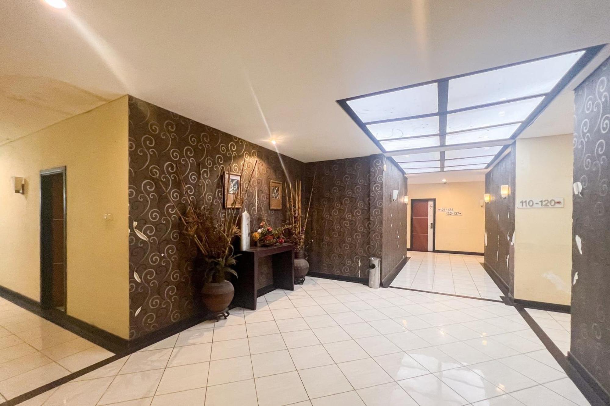 Urbanview Trisula Hotel Makassar Eksteriør billede