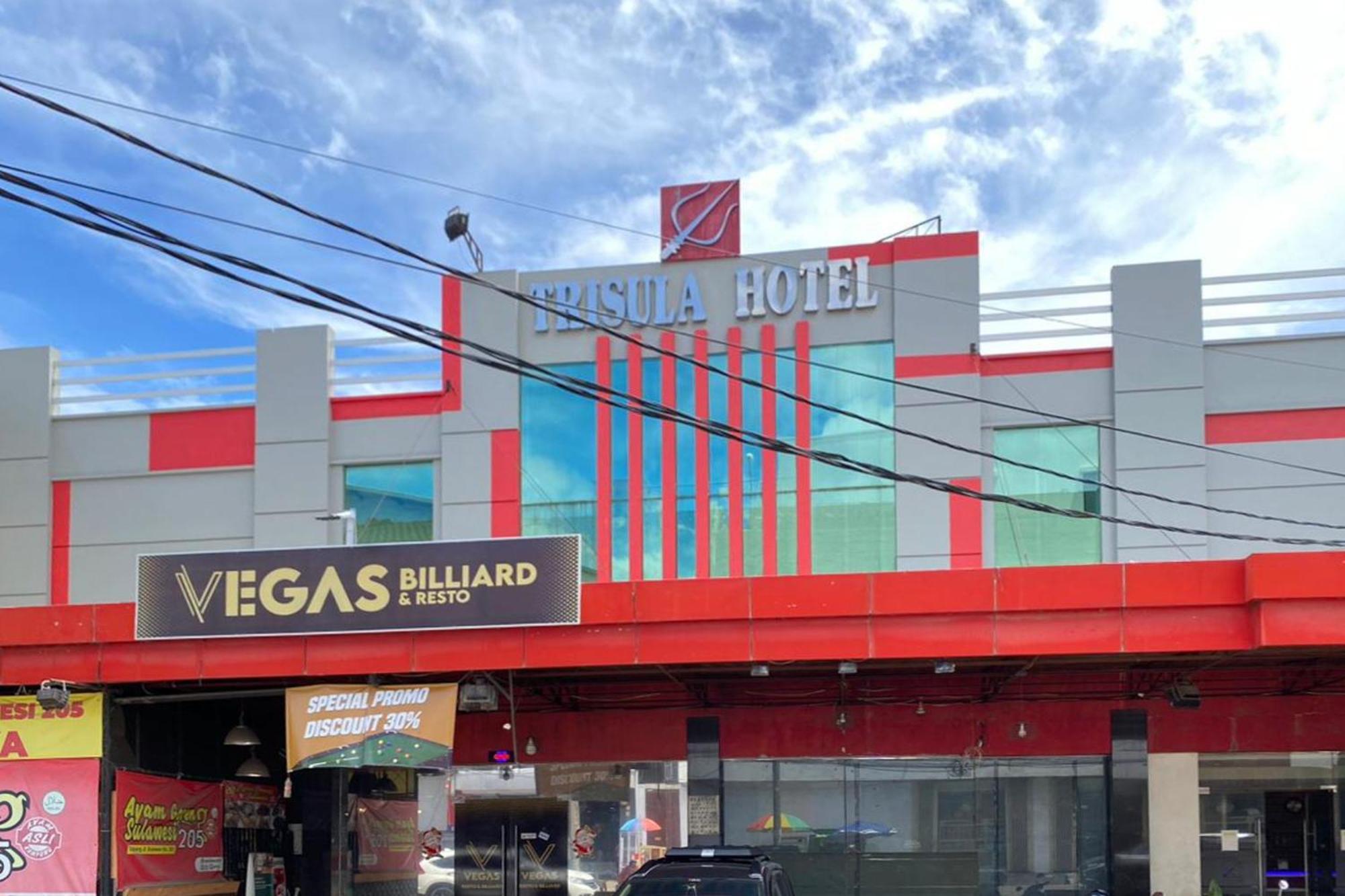 Urbanview Trisula Hotel Makassar Eksteriør billede