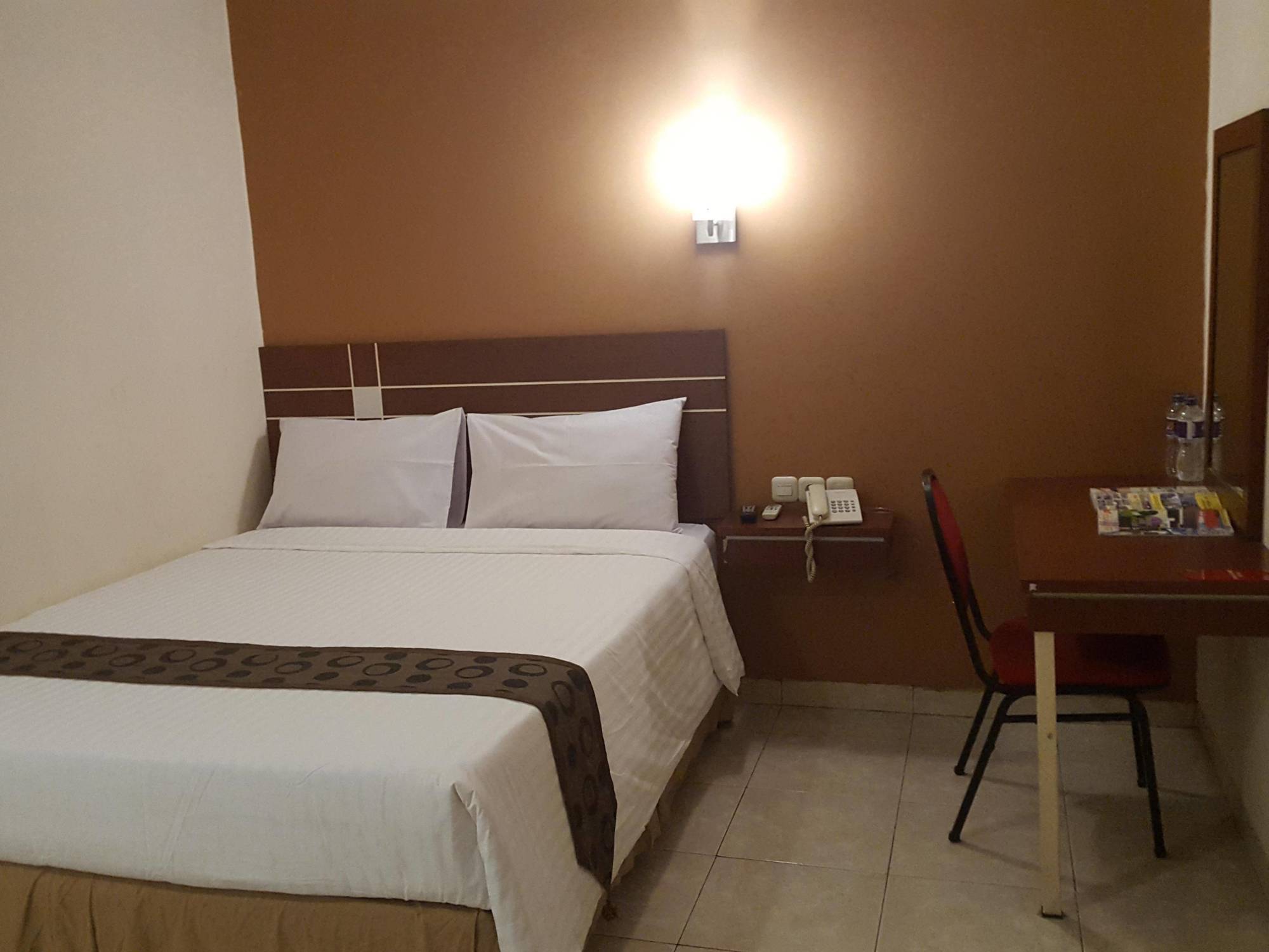 Urbanview Trisula Hotel Makassar Eksteriør billede